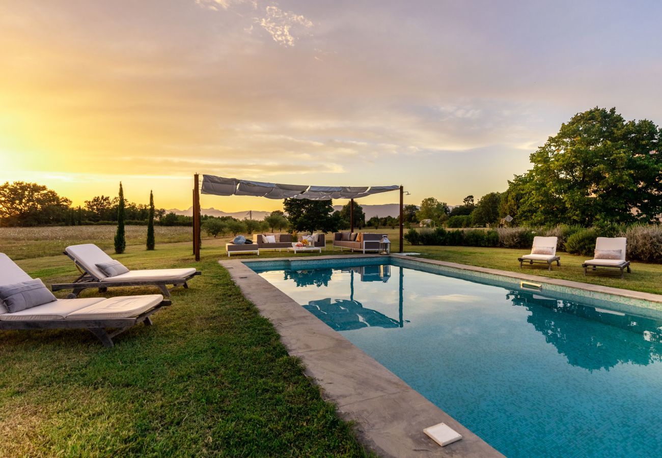 Villa a Orentano - IL CONTE Traditional Tuscany 3 bedrooms Luxury Farmhouse Villa with Private Pool and SPA in Orentano