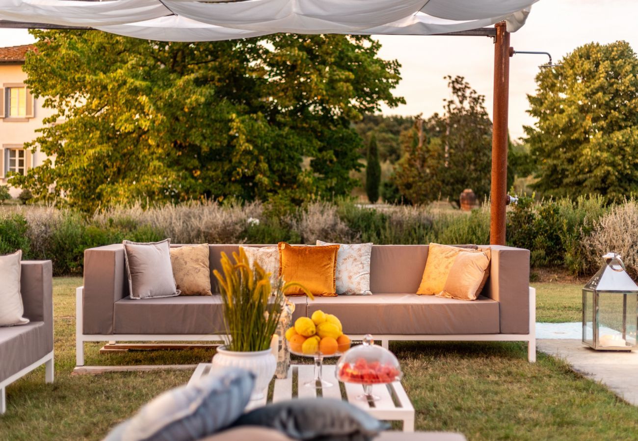 Villa a Orentano - Il Conte Farmhouse Retreat