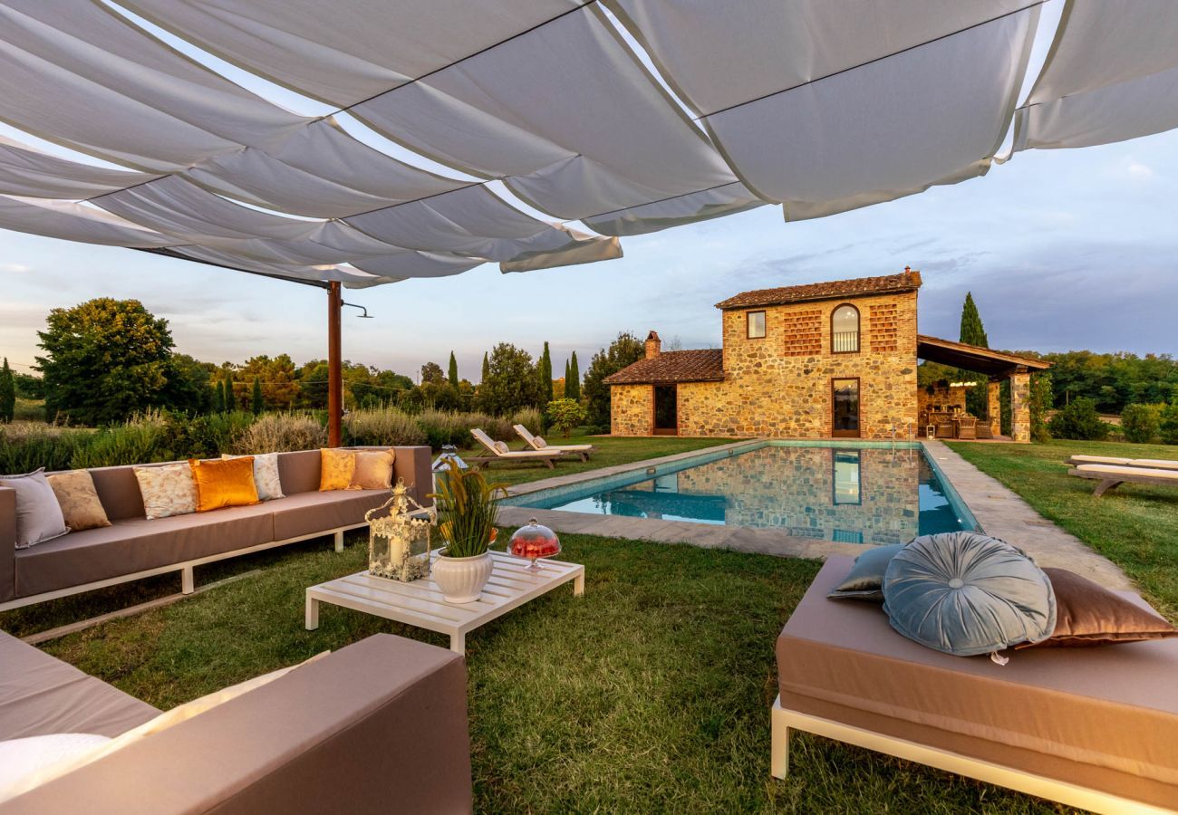 Villa a Orentano - IL CONTE Traditional Tuscany 3 bedrooms Luxury Farmhouse Villa with Private Pool and SPA in Orentano