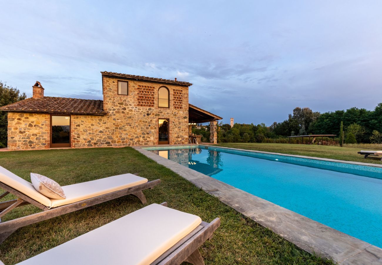 Villa a Orentano - IL CONTE Traditional Tuscany 3 bedrooms Luxury Farmhouse Villa with Private Pool and SPA in Orentano