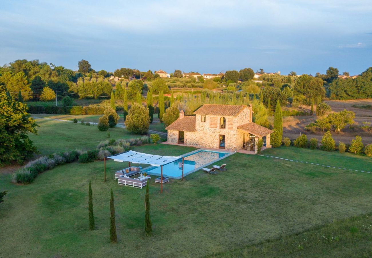 Villa a Orentano - Il Conte Farmhouse Retreat