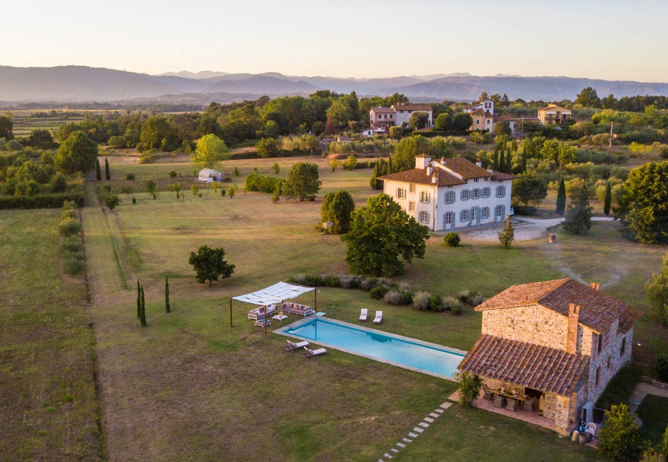 Villa a Orentano - Il Conte Farmhouse Retreat