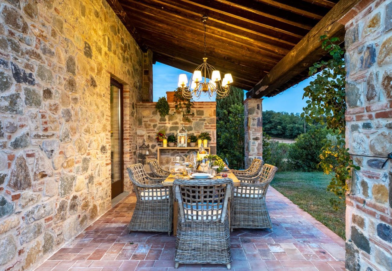 Villa a Orentano - IL CONTE Traditional Tuscany 3 bedrooms Luxury Farmhouse Villa with Private Pool and SPA in Orentano