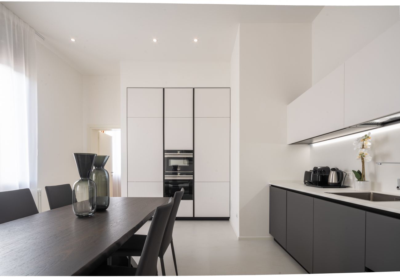 Appartamento a Venezia - Design Apartment with Balcony on the Grand Canal R
