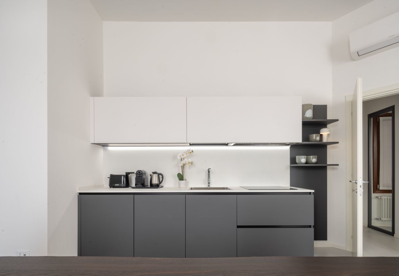 Appartamento a Venezia - Design Apartment with Balcony on the Grand Canal R