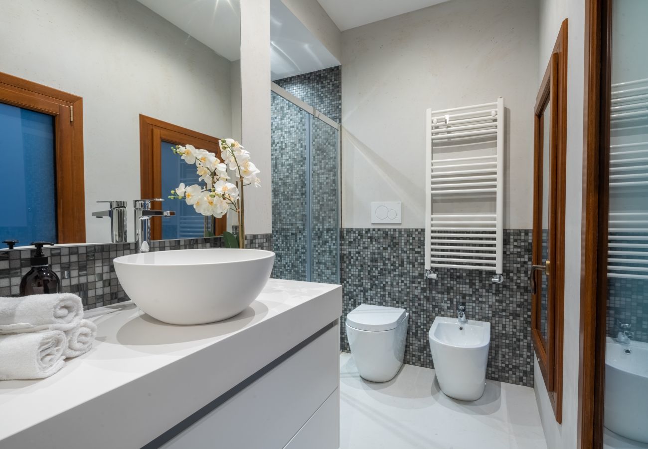Appartamento a Venezia - Design Apartment with Balcony on the Grand Canal R
