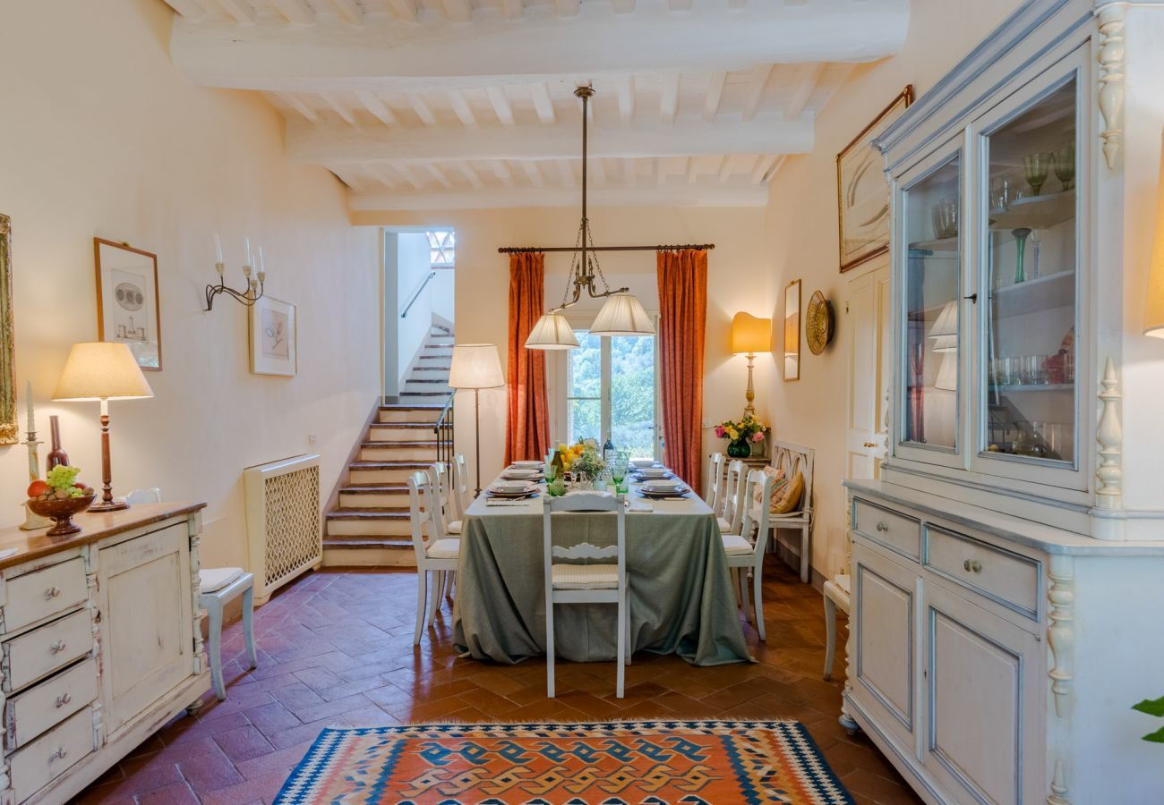 Villa a Camaiore - Luxury Farmhouse Retreat between Lucca and the Beach