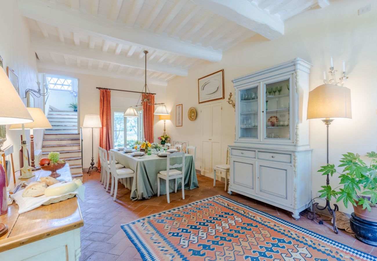 Villa a Camaiore - Luxury Farmhouse Retreat between Lucca and the Beach