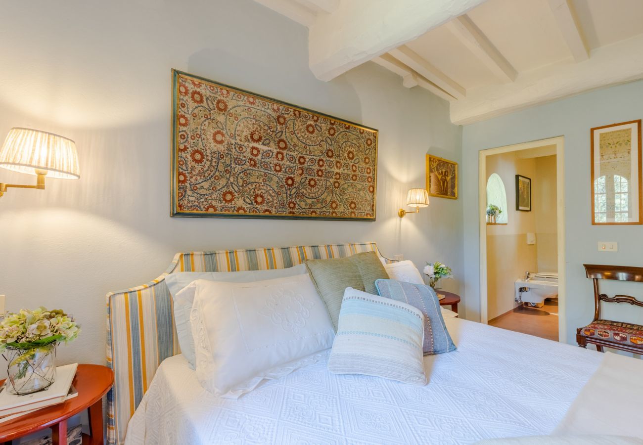 Villa a Camaiore - Luxury Farmhouse Retreat between Lucca and the Beach