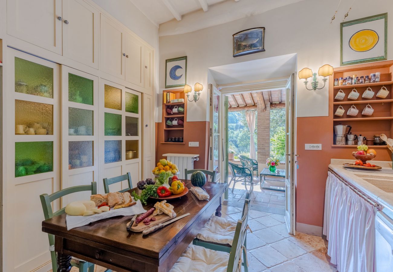 Villa a Camaiore - Luxury Farmhouse Retreat between Lucca and the Beach