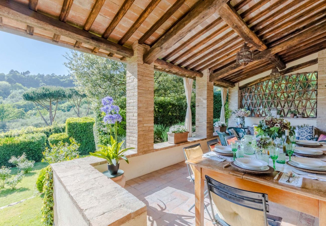 Villa a Camaiore - Luxury Farmhouse Retreat between Lucca and the Beach