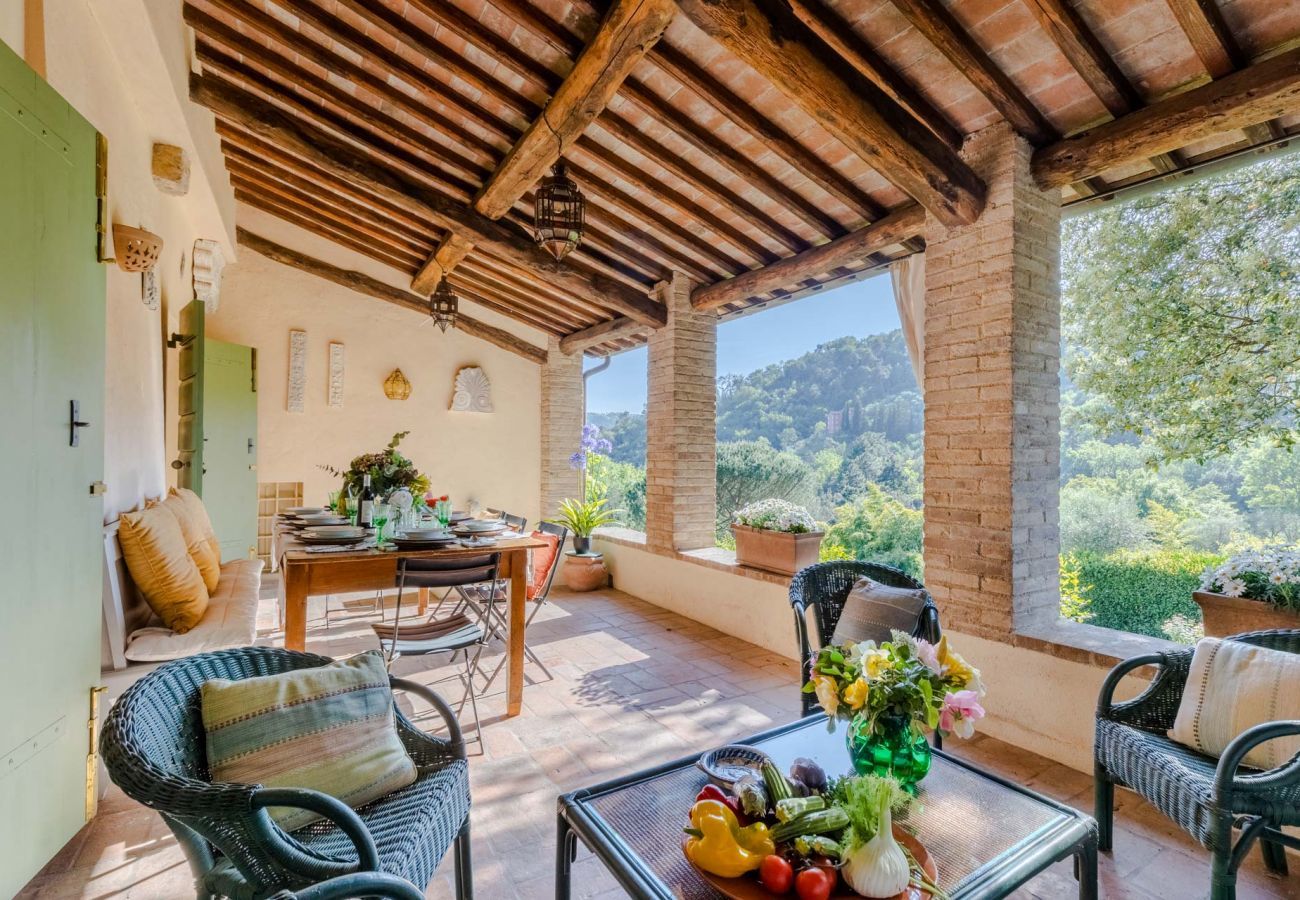 Villa a Camaiore - Luxury Farmhouse Retreat between Lucca and the Beach