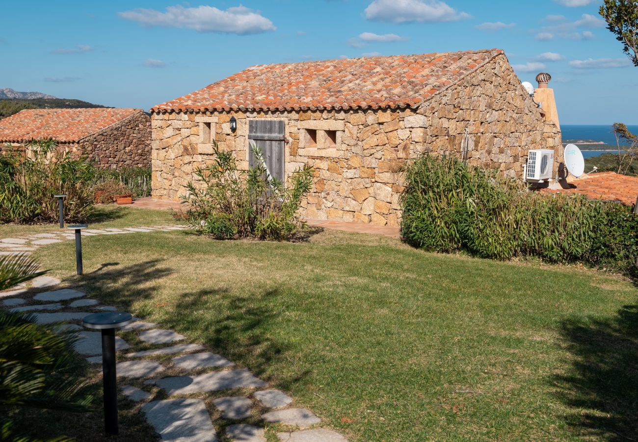 Villa a San Pantaleo - Villa Linda - tipico stazzo con vista panoramica San Pantaleo