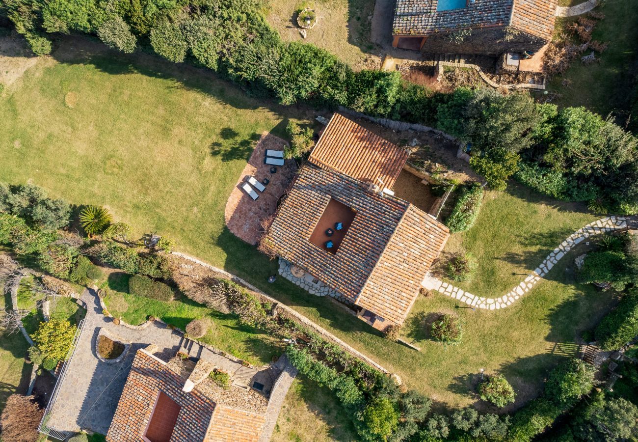 Villa a San Pantaleo - Villa Linda - tipico stazzo con vista panoramica San Pantaleo