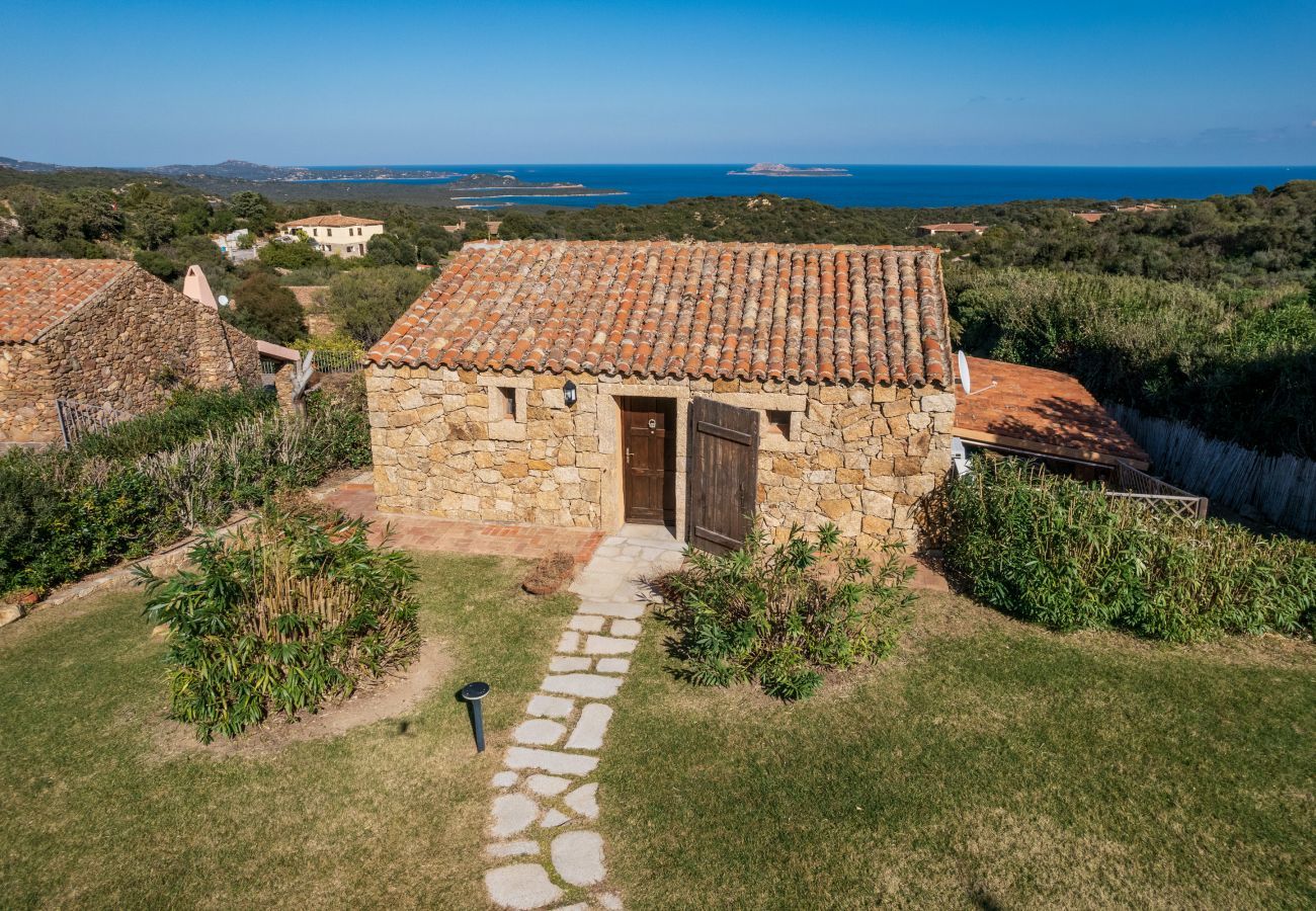 Villa a San Pantaleo - Villa Linda - tipico stazzo con vista panoramica San Pantaleo