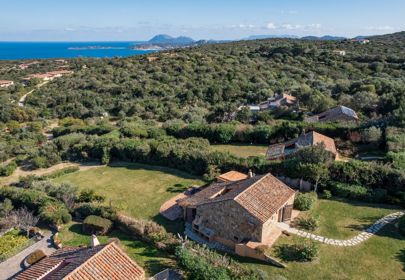 Villa a San Pantaleo - Villa Linda - tipico stazzo con vista panoramica San Pantaleo