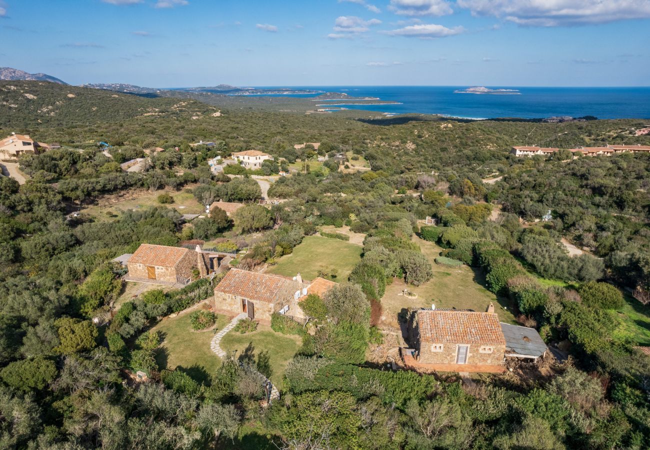 Villa a San Pantaleo - Villa Linda - tipico stazzo con vista panoramica San Pantaleo