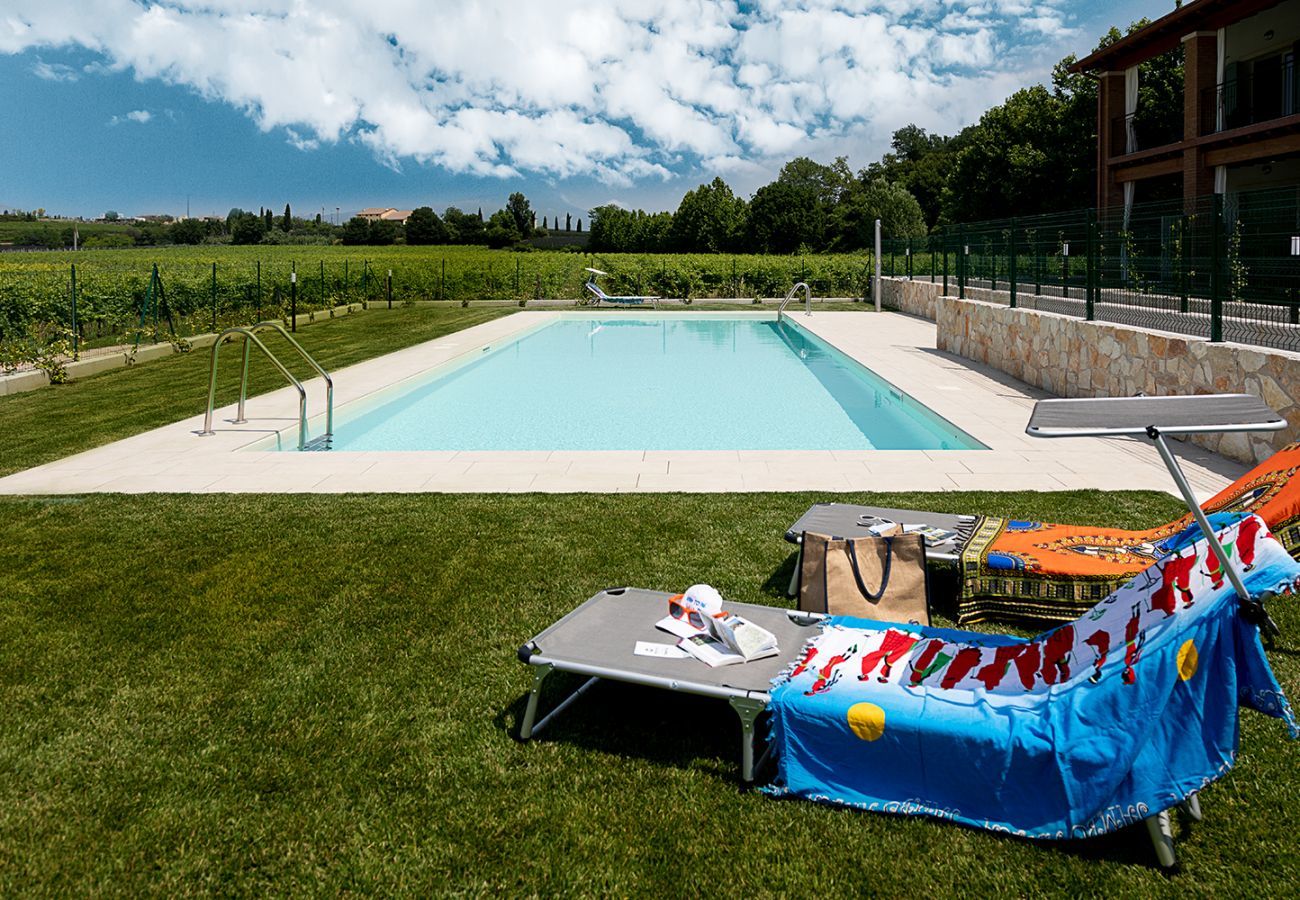 Appartamento a Lazise - Regarda - Appartamento di design Cascinale 11 con piscina, terrazza, a/c