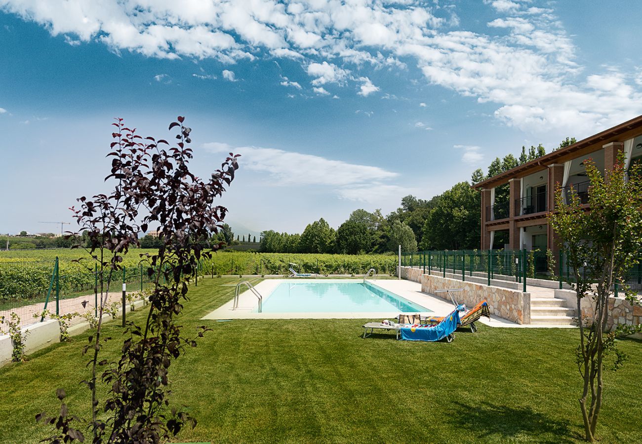 Appartamento a Lazise - Regarda - Appartamento di design Cascinale 11 con piscina, terrazza, a/c