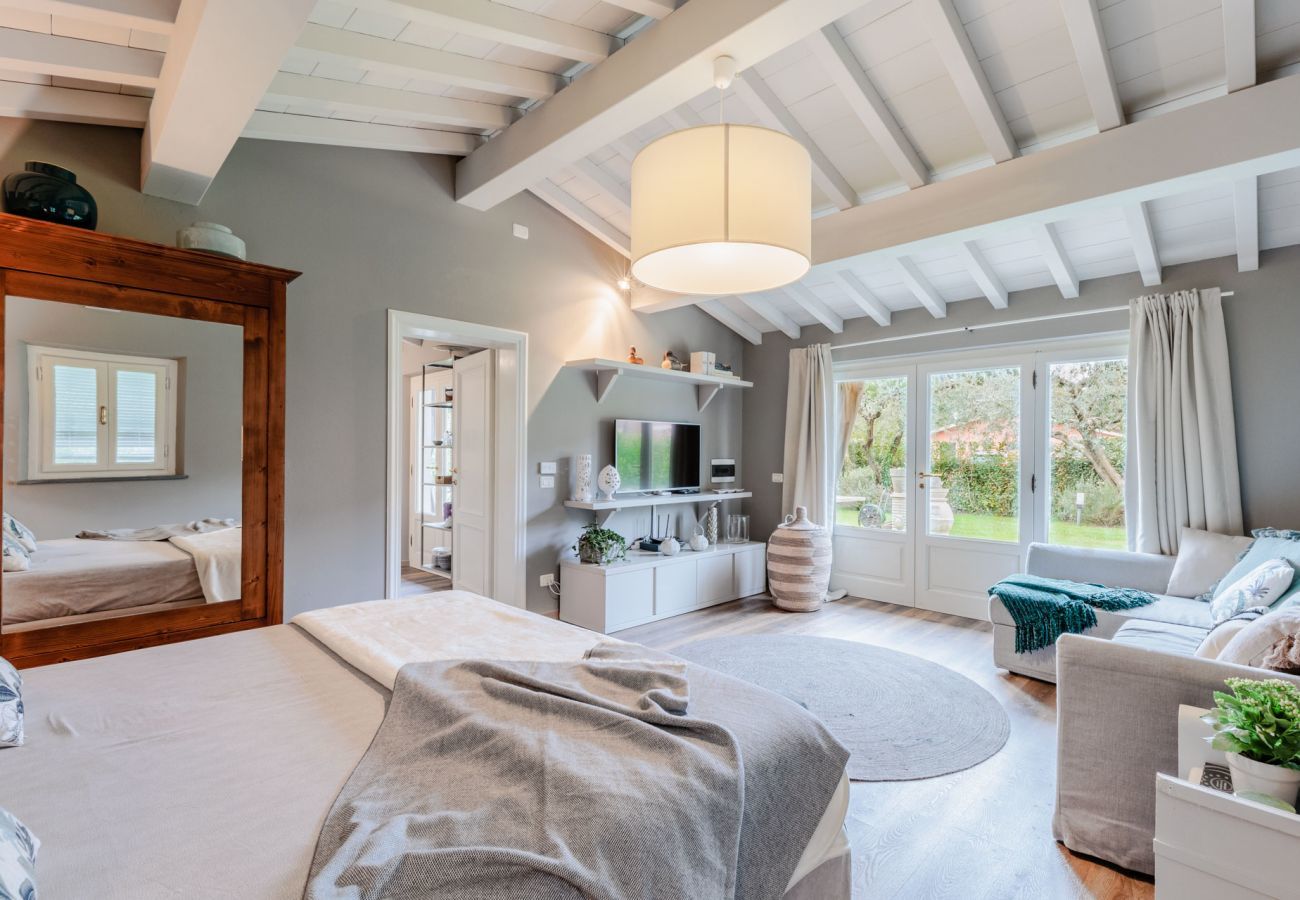 Villa a Lucca - Cottage Sughero, a Luxury Romantic Farmhouse for a Couple with Private Pool just 3 kms from Lucca