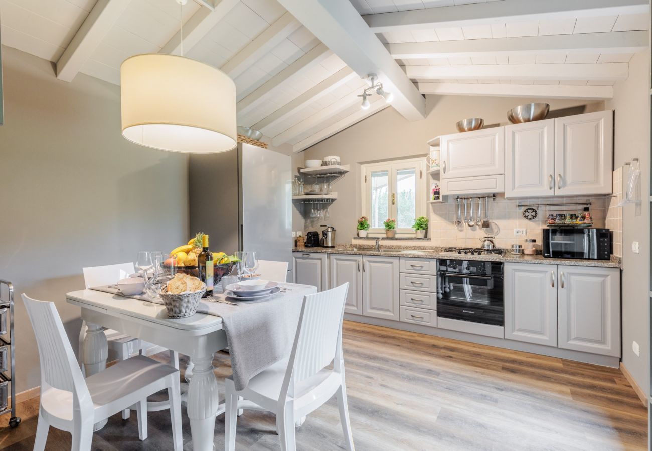 Villa a Lucca - Cottage Sughero, a Luxury Romantic Farmhouse for a Couple with Private Pool just 3 kms from Lucca