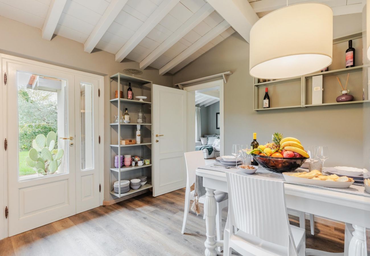 Villa a Lucca - Cottage Sughero, a Luxury Romantic Farmhouse for a Couple with Private Pool just 3 kms from Lucca