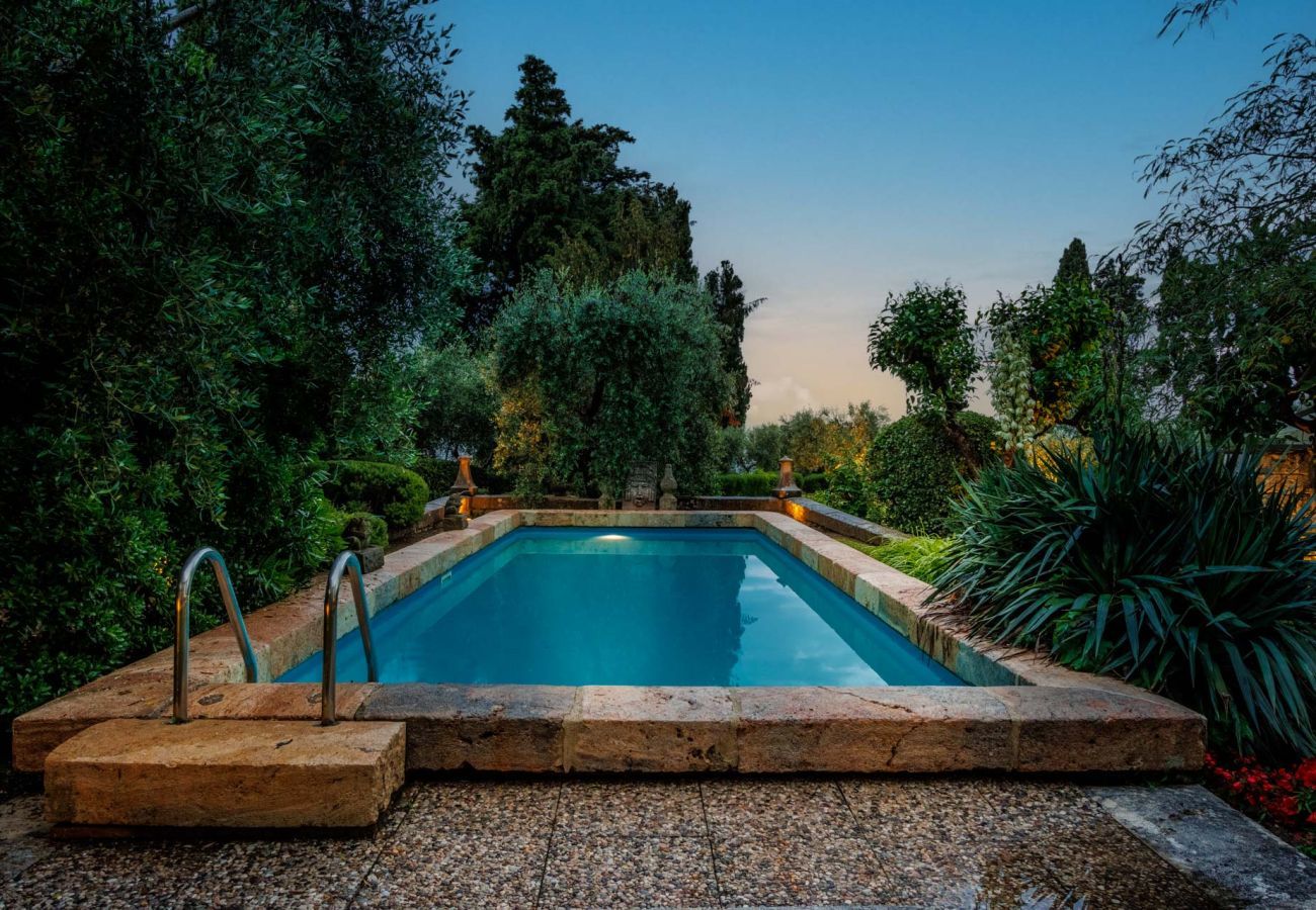 Villa a Cetona - Rocca di Cetona, a Magnificent Castle with Private Pool at the top of the Tuscan Hills between Siena and Umbria