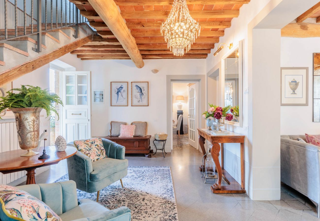 Villa a Pieve di Compito - Villa Aperitivo, Romantic and Panoramic Stone Farmhouse with Private Swimming Pool on the Hills of Lucca close to Lucca, Pisa and the Compitese area