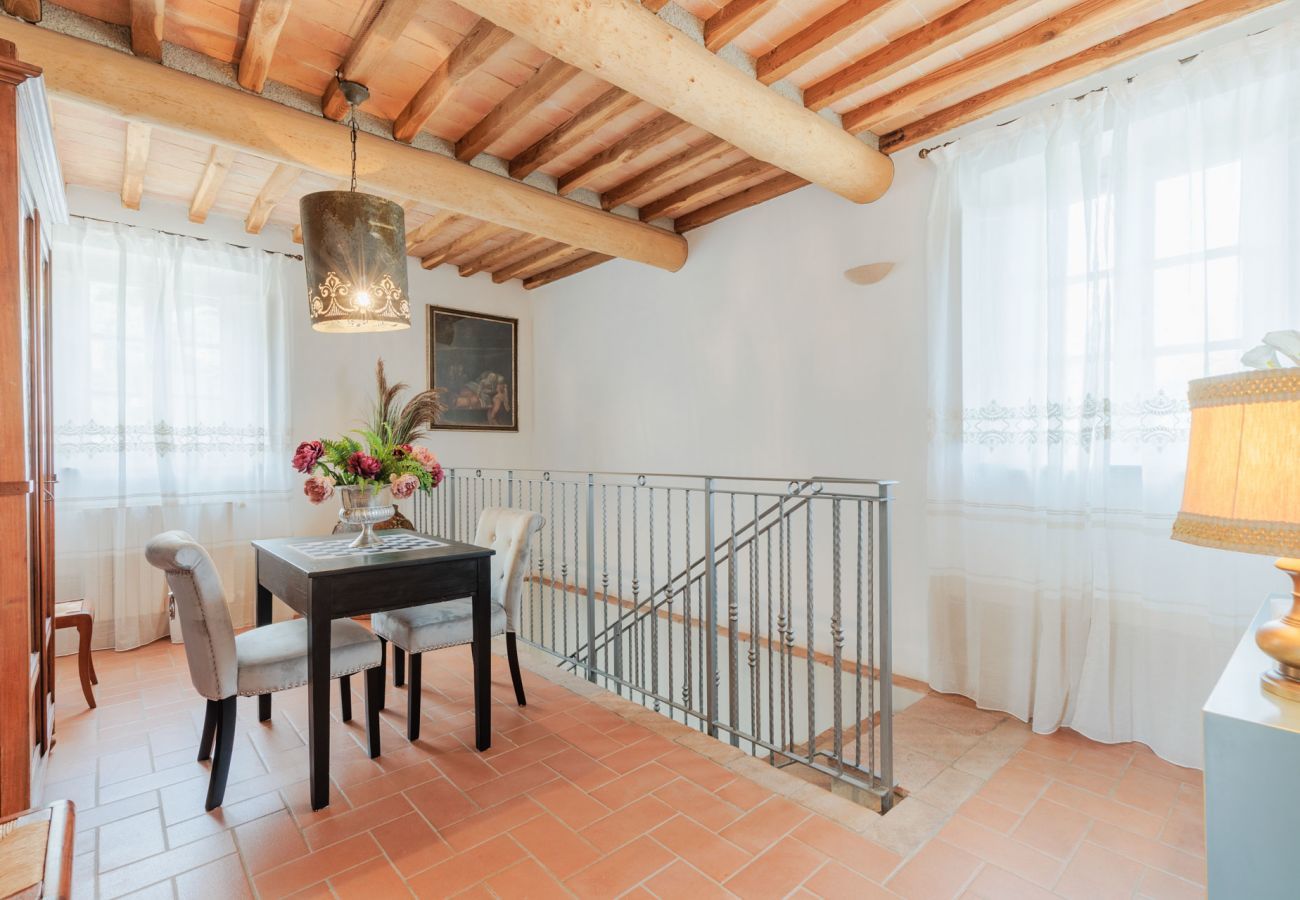 Villa a Pieve di Compito - Villa Aperitivo, Romantic and Panoramic Stone Farmhouse with Private Swimming Pool on the Hills of Lucca close to Lucca, Pisa and the Compitese area