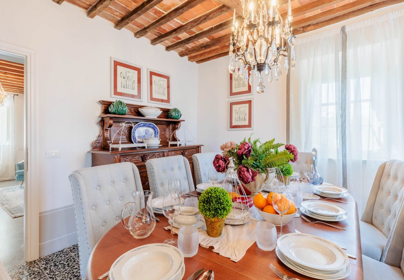 Villa a Pieve di Compito - Villa Aperitivo, Romantic and Panoramic Stone Farmhouse with Private Swimming Pool on the Hills of Lucca close to Lucca, Pisa and the Compitese area