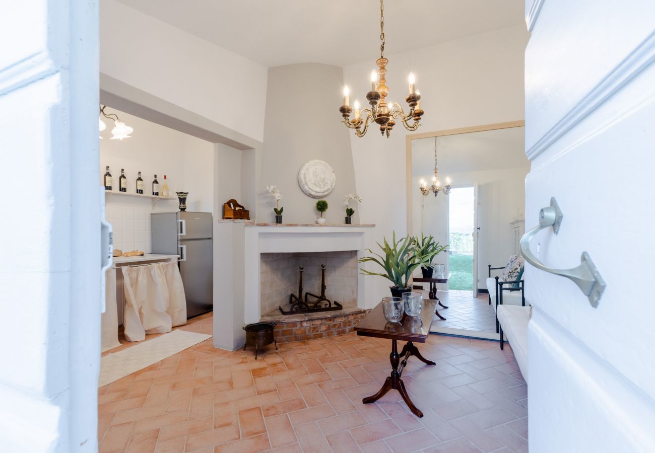 Villa a Pieve di Compito - Villa Aperitivo, Romantic and Panoramic Stone Farmhouse with Private Swimming Pool on the Hills of Lucca close to Lucca, Pisa and the Compitese area