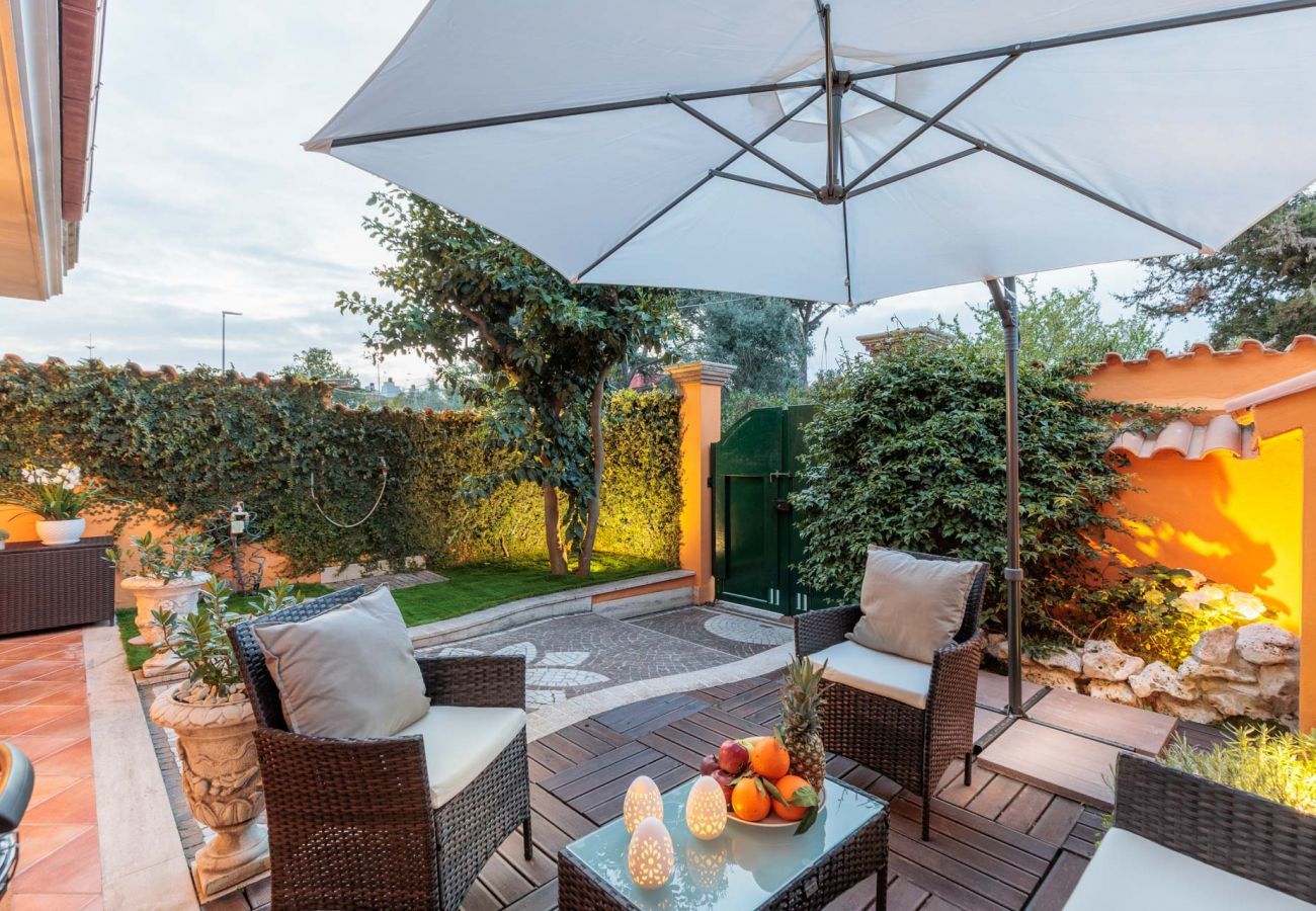 Villa a Torvaianica - Lussuosa Villa con Jacuzzi e Giardino Privato vicinissimo alle Spiagge di Campo Ascolano e Torvaianica