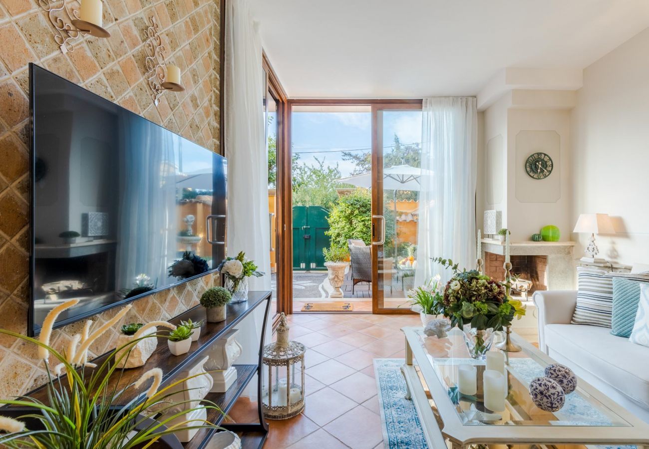 Villa a Torvaianica - Lussuosa Villa con Jacuzzi e Giardino Privato vicinissimo alle Spiagge di Campo Ascolano e Torvaianica