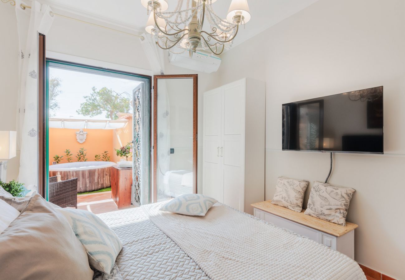 Villa a Torvaianica - Villa Corallina, A Luxury 2 bedrooms Villa