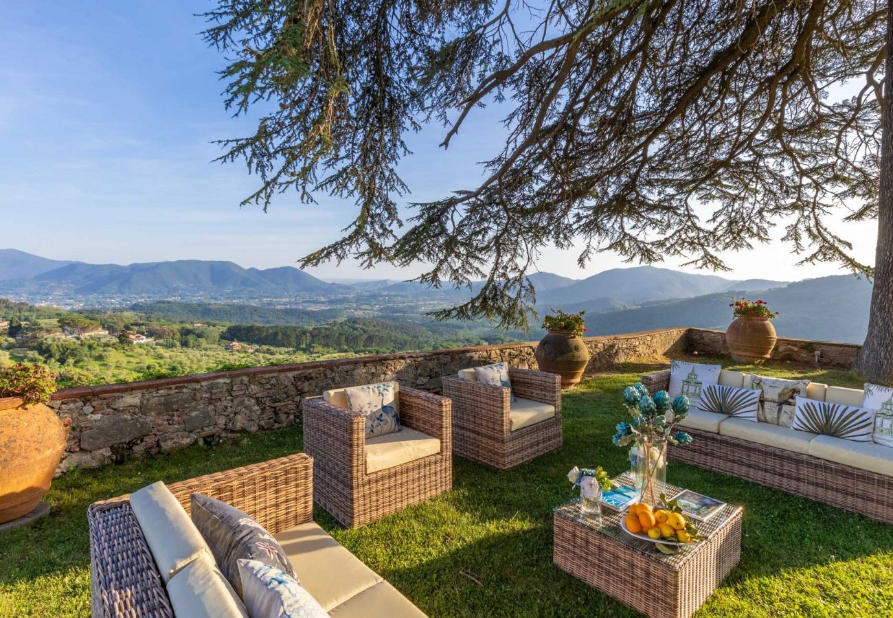 Villa a Lucca - Villa Borbone - perched on the Lucca Hills