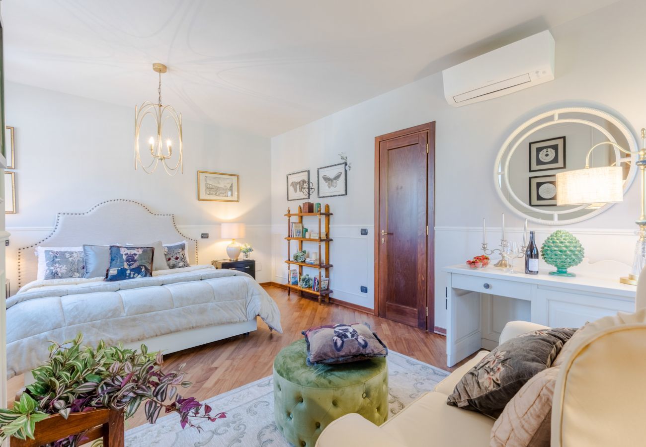 Villa a Lucca - Villa Borbone - perched on the Lucca Hills