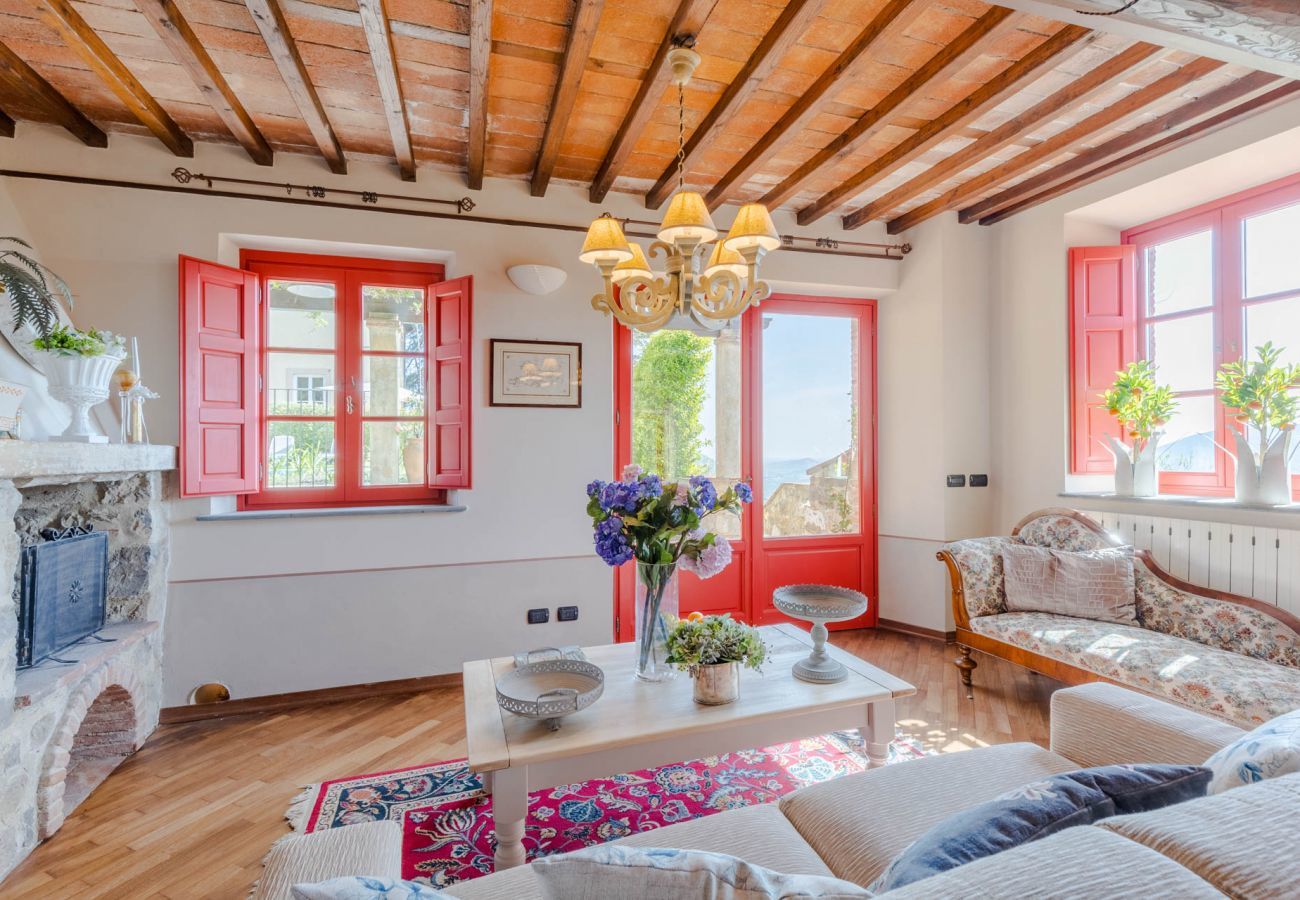 Villa a Lucca - Villa Borbone - perched on the Lucca Hills