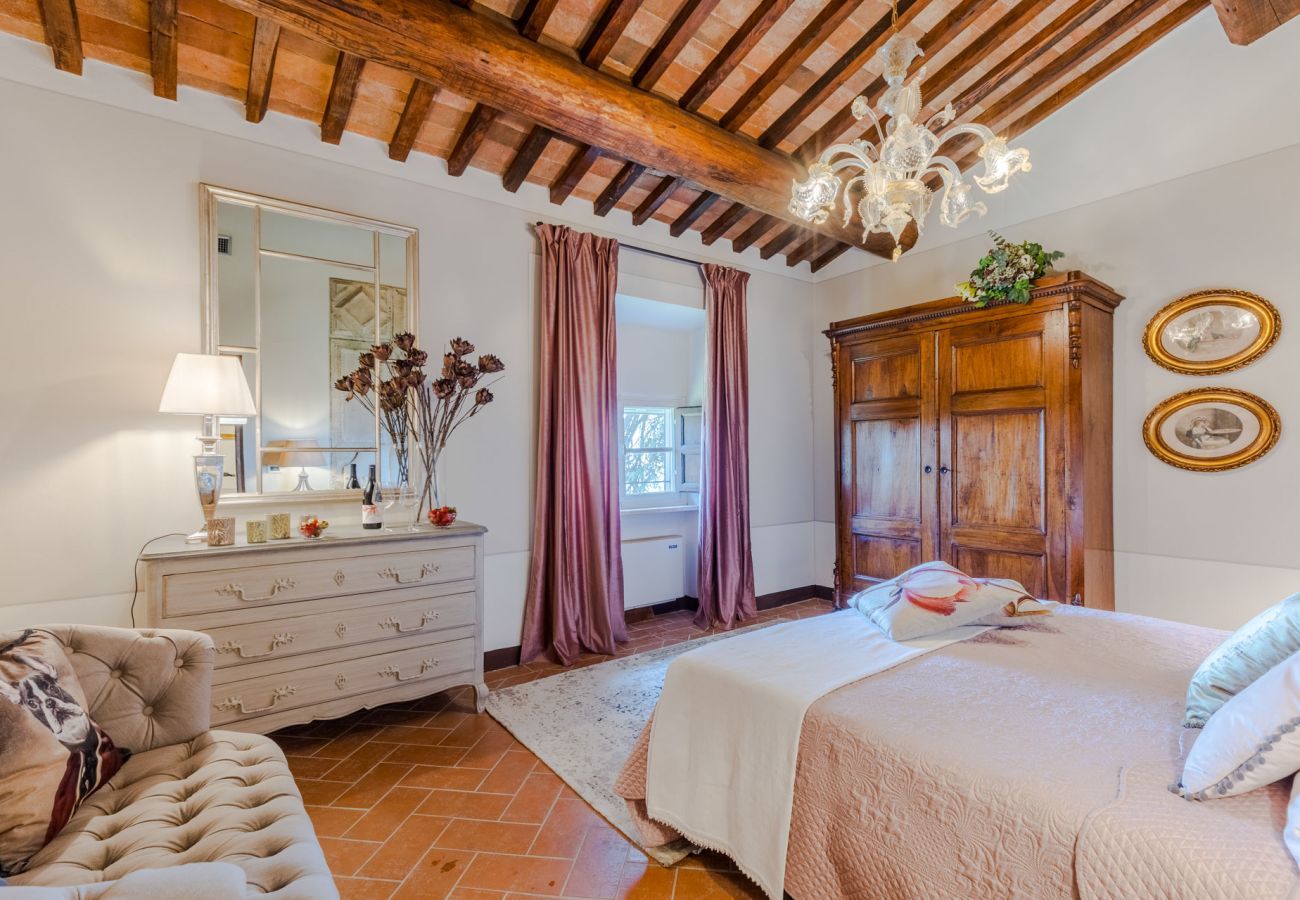 Villa a Lucca - VILLA BORBONE in Pieve Santo Stefano, a Luxury Renaissance Panoramic 9 Bedrooms Retreat Villa with Private Pool 