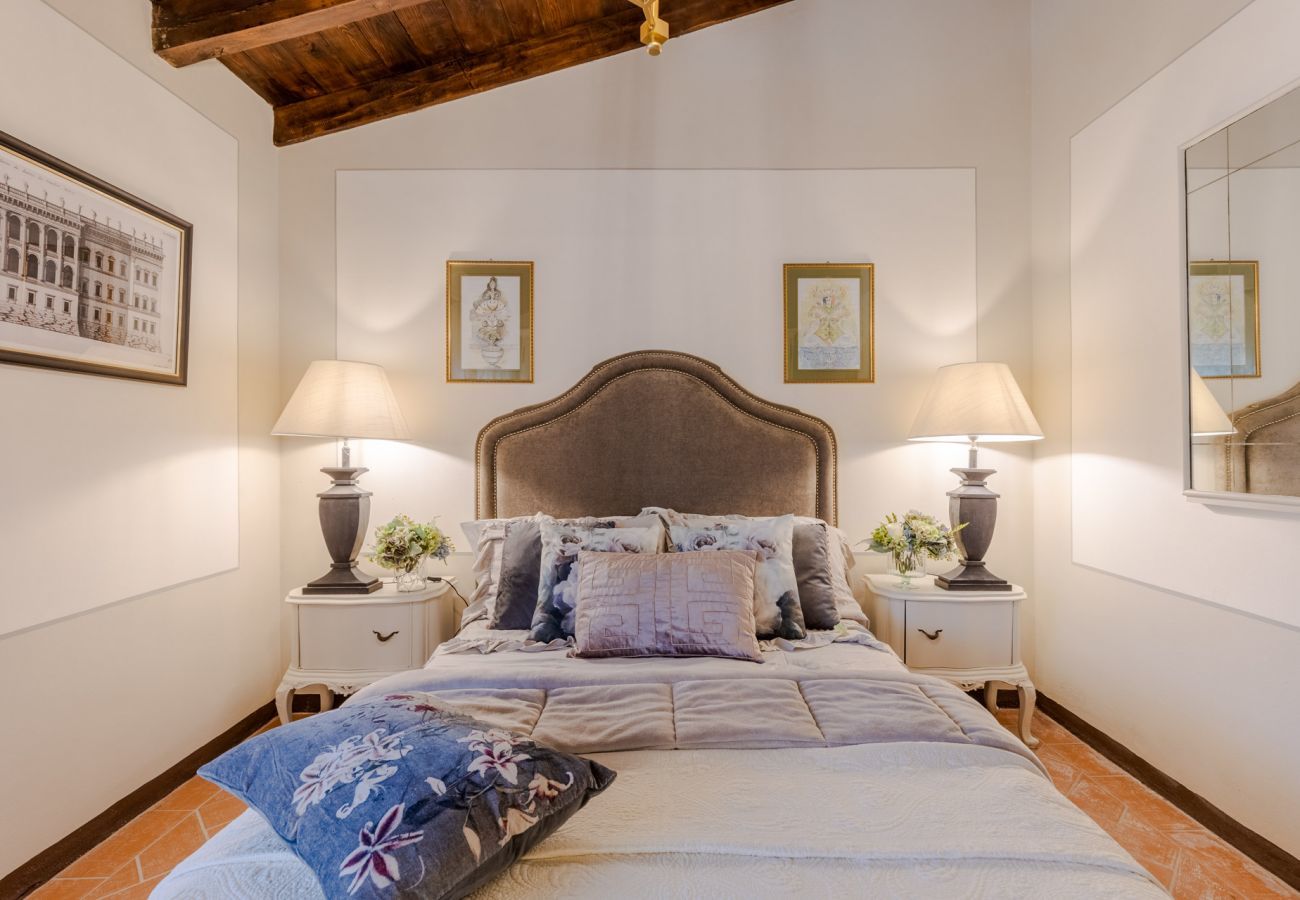 Villa a Lucca - VILLA BORBONE in Pieve Santo Stefano, a Luxury Renaissance Panoramic 9 Bedrooms Retreat Villa with Private Pool 