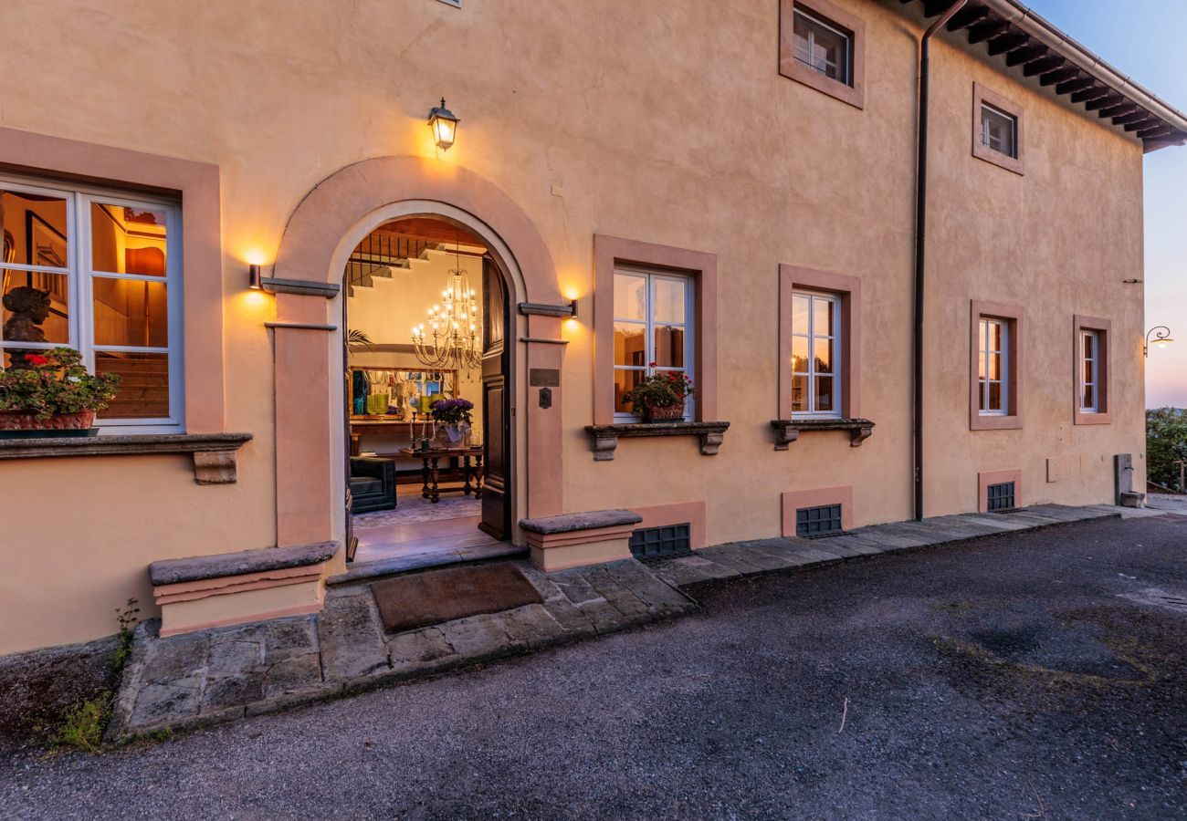 Villa a Lucca - VILLA BORBONE in Pieve Santo Stefano, a Luxury Renaissance Panoramic 9 Bedrooms Retreat Villa with Private Pool 