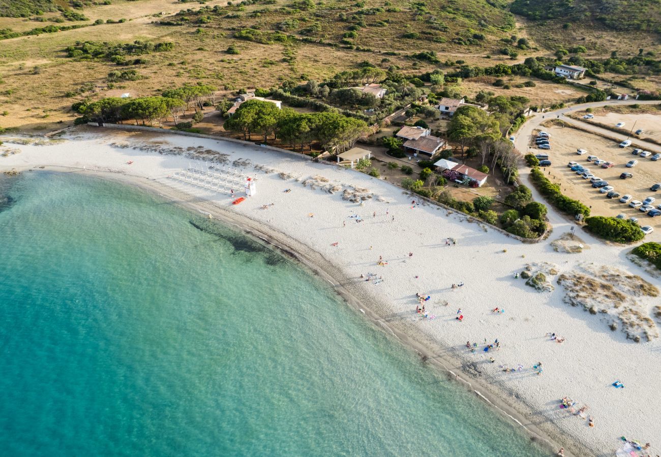 Villa a Olbia - Villa Bay Pine - accesso esclusivo sulla spiaggia di Pittulongu