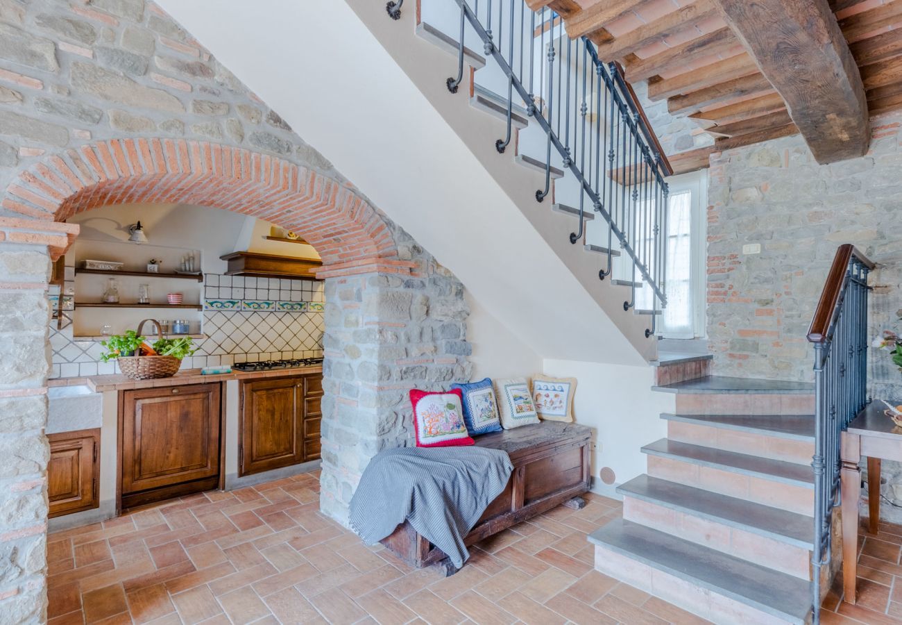 Villa a Lucca - Tuscan Fizz Villa, a Vineyards Retreat