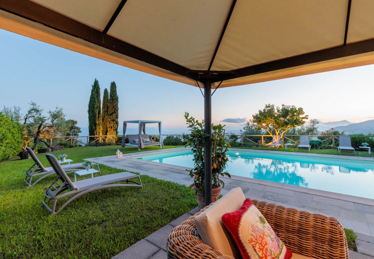 Villa a Lucca - Tuscan Fizz Villa, a Vineyards Retreat