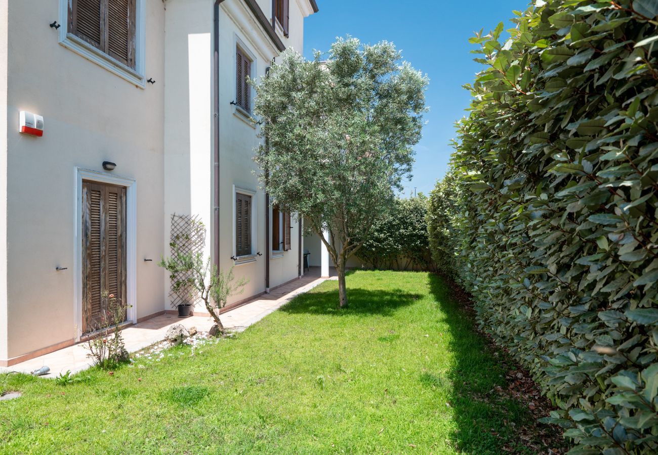 Appartamento a Olbia - Garden Suite 6 - relax, prato verde, wi-fi e barbecue