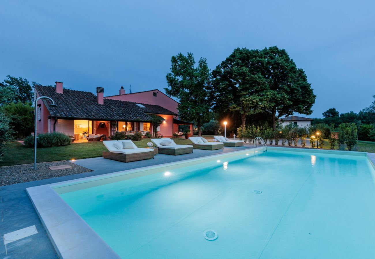 Villa a Bientina - Cà Uvenere, a spacious 6 bedrooms Villa with Private Pool on the Tuscan Hills of Santa Colomba by Pontedera and Bientina