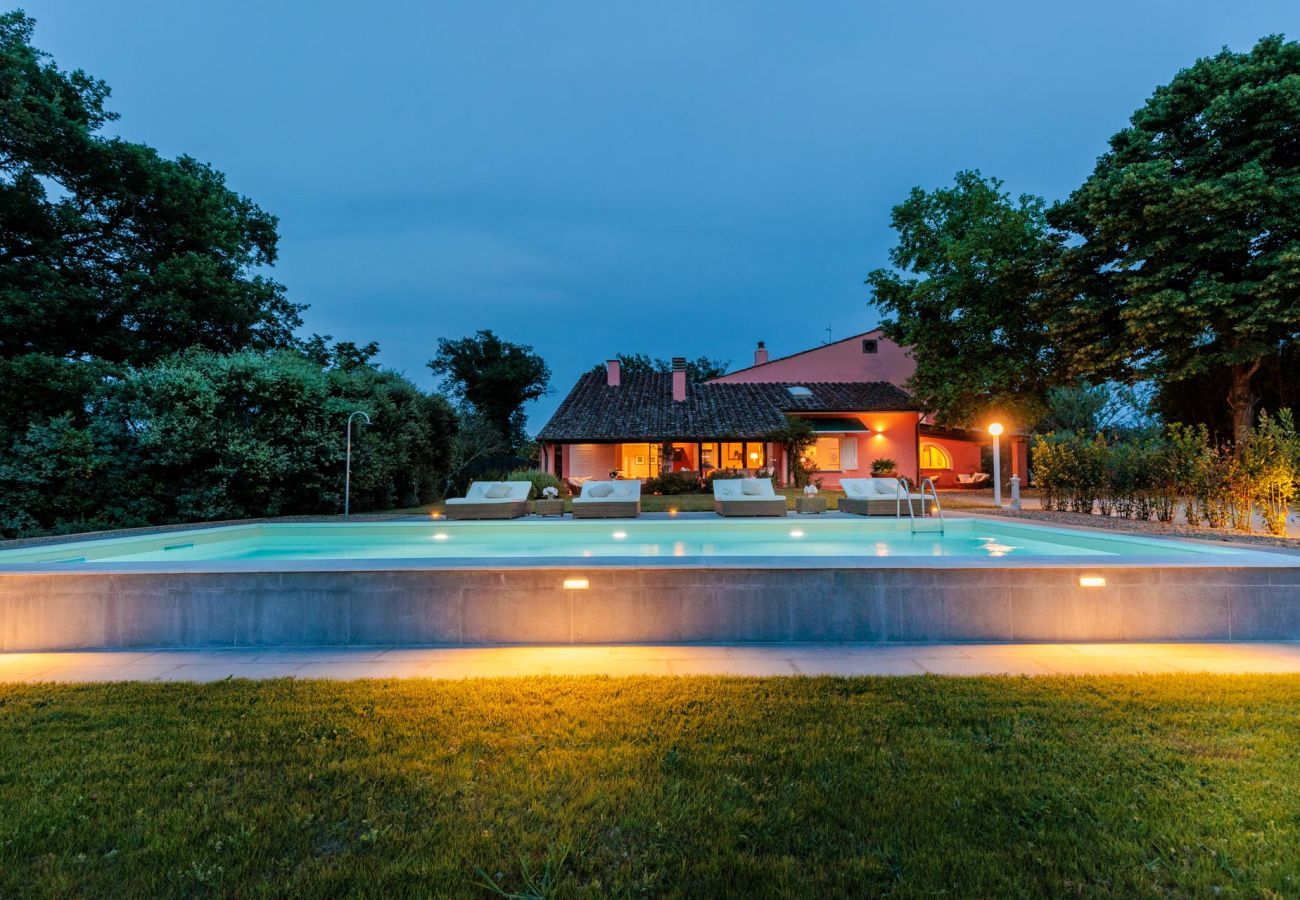 Villa a Bientina - Cà Uvenere, a spacious 6 bedrooms Villa with Private Pool on the Tuscan Hills of Santa Colomba by Pontedera and Bientina