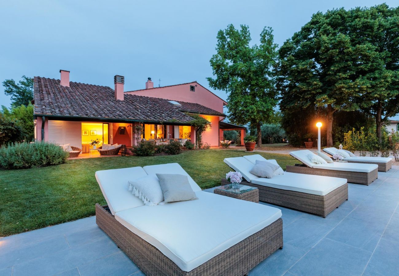 Villa a Bientina - Cà Uvenere, a spacious 6 bedrooms Villa with Private Pool on the Tuscan Hills of Santa Colomba by Pontedera and Bientina