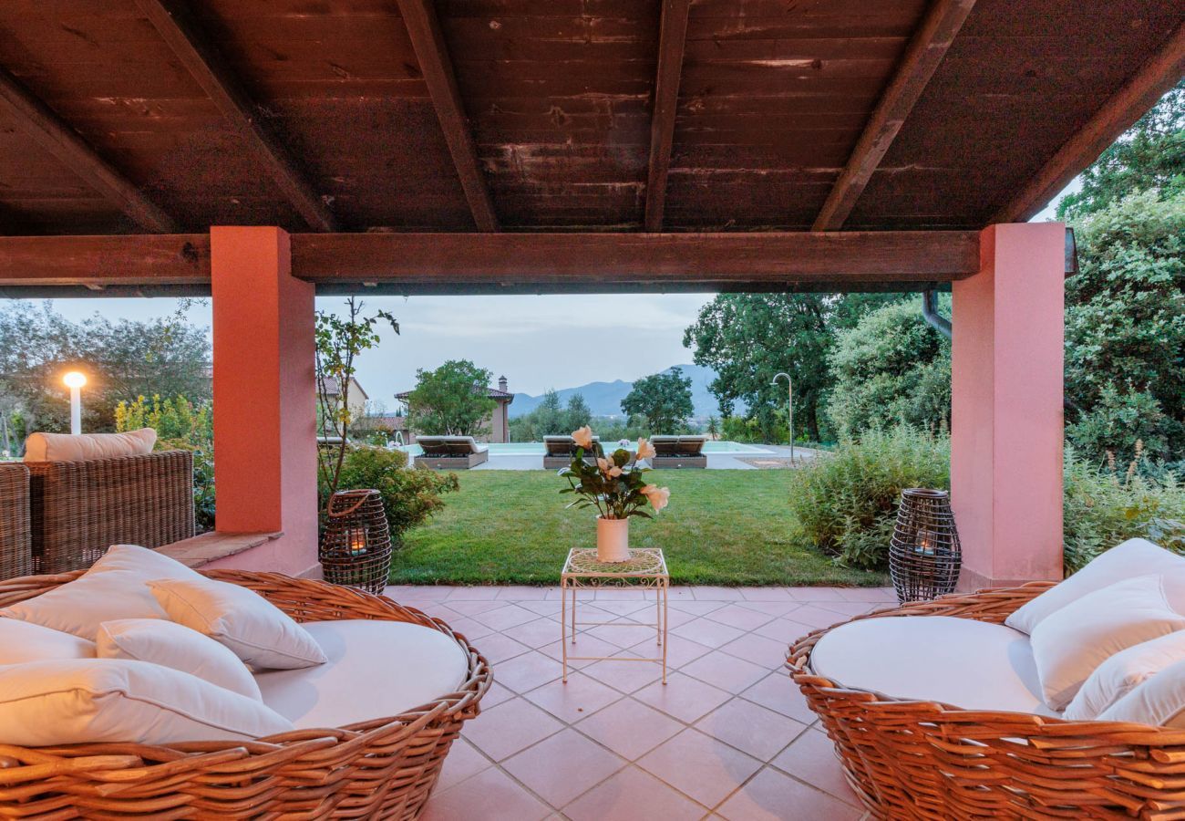 Villa a Bientina - Cà Uvenere, a spacious 6 bedrooms Villa with Private Pool on the Tuscan Hills of Santa Colomba by Pontedera and Bientina