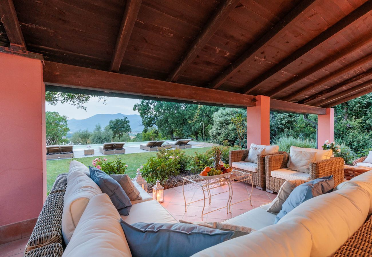 Villa a Bientina - Cà Uvenere, a spacious 6 bedrooms Villa with Private Pool on the Tuscan Hills of Santa Colomba by Pontedera and Bientina