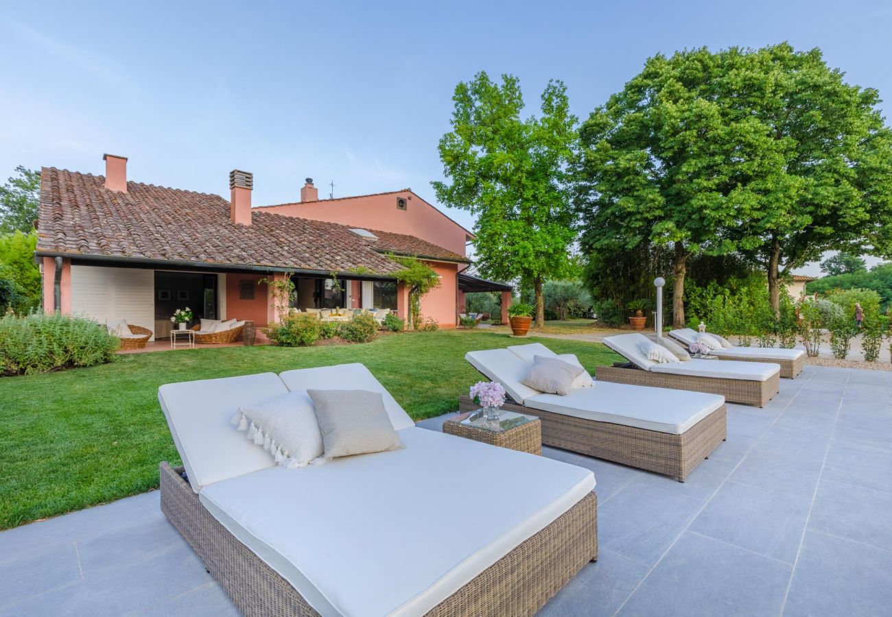 Villa a Bientina - Cà Uvenere, a spacious 6 bedrooms Villa with Private Pool on the Tuscan Hills of Santa Colomba by Pontedera and Bientina